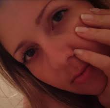 A dica de português de hoje é muito utilizada por todos nós no dia a dia!  Quem nunca precisou anexar algo no e-mail? Em anexo? Anexa? Em anexos? O  CNJ ajuda você