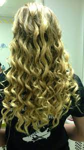 Just Wash Your Hair At Night And Then Dip In Fresh Pickle Juice Let Dry While Sleeping To Create Natural Curls That Are S Pretty Hairstyles Hair Natural Curls