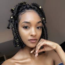 After the box has been created, the section of the hair in the box is then spilt into three even subsections and is braided all the way down to the ends. 35 Cute Box Braids Hairstyles To Try In 2020 Glamour