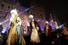 Known formally as the feast of the the next day, children wake up to numerous gifts left by the three kings or the reyes magos. Mexico S Holidays Dia De Los Reyes Magos And Dia De La Candelarialet S Retire In Mexico