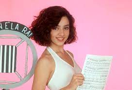 Non è la rai, mai dire gol, festivalbar, doppio slalom. Ambra Angiolini Music Videos Stats And Photos Last Fm