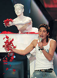 Nedopervaya Pesnya Dengi Kommersant