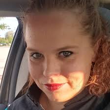 Who can recommend a photographer for couples photos and professional  headshots?