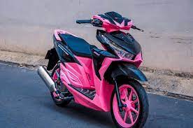 Modifikasi honda vario 125 mothai pink colour youtube via youtube.com. Honda Vario 150 Tampil Atraktif Dengan Modifikasi Mewah Dan Baju Cerah Gridoto Com