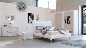 Trova le migliori soluzioni per l'arredamento della camera da letto a prezzi imbattibili! Camere Da Letto Classiche Mondo Convenienza