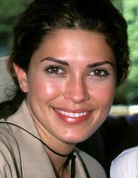 On August 27, 1979, born in Jarkov (Soviet Union) today Ukraine, Yostin  Lissette Pasek Patiño, "Justine" daughter of a Panamanian mother and Polish  father, before turning one year old with her family