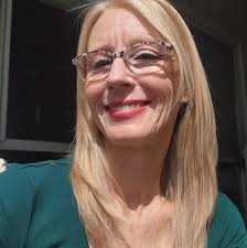 Two incoming students, Addison Bailey and Zaili Benish, have been awarded  the Academic Excellence Scholarship, Doane University's most prestigious  academic award. The scholarship recognizes outstanding academic achievement  and provides full tuition ...