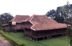 Bentuk atap rumah yang digunakan untuk melindungi hunian ternyata banyak ragamnya. Rumah Limas Rumah Tradisional Sumatera Selatan Go Sumatra
