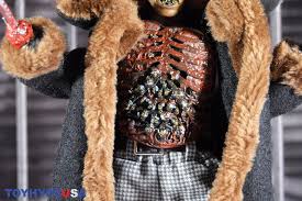 The film used more than 200,000 real honeybees throughout, and most of the crew wore bodysuits to be protected from stings, although all of them faced at least one sting. Neca Toys Candyman 8 Clothed Figure Review