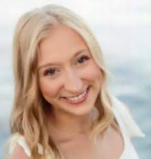 Kendra Bouchard's Instagram, Twitter & Facebook