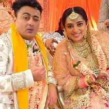 Find basavaraj bommai latest news, videos & pictures on basavaraj bommai and see latest updates, news, information from ndtv.com. When Bindiya Goswami And J P Dutta S Daughter Got Married Rediff Com Movies