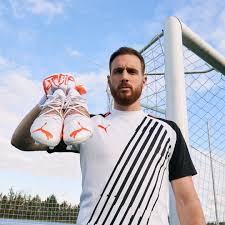 Salary offers are influenced by a number of factors. Highest Paid Footballers In The World And Their Weekly Wages Vim Buzz
