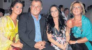 Geçtiğimiz günlerde i̇zmir'in çeşme i̇lçesi'ne bağlı. Terim Ailesi Nin Yeni Isi