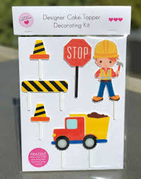 When choosing party supplies for a construction themed party…it is best to stick to one design. Diy Construction Or Building Themed Birthday Cake Decorator Ki