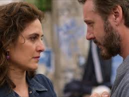 En Netflix, un Corazón delator y previsible, con Benjamín Vicuña y Julieta  Díaz