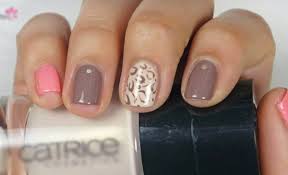 Uñas muy divertidas este confeti de decoración es muy útil para crear diseños divertidos y alegres en la manicura. Decoracion De Unas Cortas Para Chicas Descomplicadas Vibra