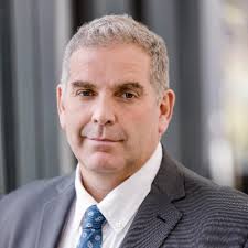 Muy contento de haber finalizado mi Máster en Transformación Digital e  Innovación en 2024.