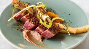 Magret De Canard Carottes Salsifis Chutney De Poire Coing Cafe Orange Arts Gastronomie Gastronomie Salsifis Recette Gastronomique