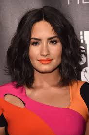 Demi lovato showed off a short new 'do on her instagram story on thursday, april 11, and the cut is spring hair #goals — pics. Demi Lovato Rocker Short Hair Allow These Celebrities To Inspire Your New Spring Haircut Popsugar Latina Photo 3