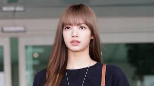 Lisa blackpink wallpaper, blackpink photos, black pink kpop>. Blackpink S Lisa Showed Off Her Red Hair And Bangs Teen Vogue