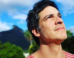 After his debut in brazilian entertainment industry, solano has featured in more than a dozen of telenovelas. Mateus Solano Revela Que Ainda Mantem Contato Com Colegas De Pega Pega Seguimos Apaixonados Pega Pega Gshow