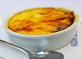 La Creme Catalane Est Un Dessert Consistant En Une Creme Epaisse Cuite Parfumee Avec Des Zestes De Citron Et Creme Catalane Recette Facile Recettes De Cuisine