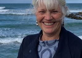 Jane Sinclair's Instagram, Twitter & Facebook