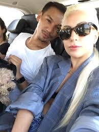 Daniel Versace (@EdgardoVersace)