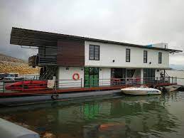 Jelajah tasik terbesar di terengganu dengan houseboat cruise. Pakej Tasik Kenyir 3 Hari 2 Malam Rumah Bot Pakej Pelancongan