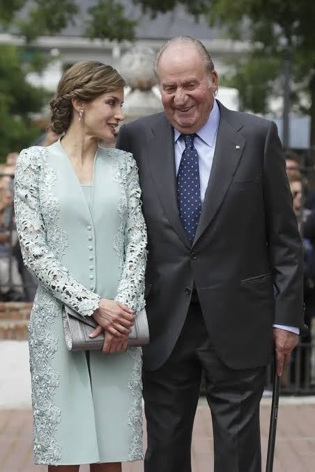 La gran incógnita sobre el incómodo reencuentro de la reina Letizia y el rey  emérito Juan Carlos I