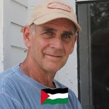 Why must the steering be unlocked when flat towing with a towbar?