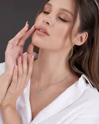 Pendants ₹1,00,000