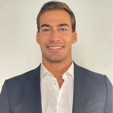 Nina Krueger's Instagram, Twitter & Facebook