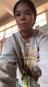 Amanda Shinnick's Instagram, Twitter & Facebook