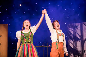 Hansel et gretel, la comédie musicale est une comédie musicale française de guillaume beaujolais, fred colas et david rozen qui a débuté au palais des glaces en février 2014. Victorian Opera Hansel And Gretel Review Simon Parris Man In Chair