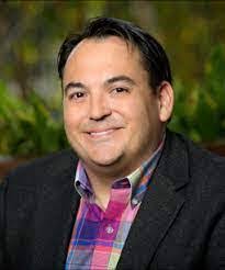 Laurie Kloss's Instagram, Twitter & Facebook