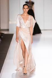 But this year, the head of the luxury house was no where in sight. Dior Chanel Elie Saab Les Robes Du Soir Ont Encore Enchante La Haute Couture Madame Figaro
