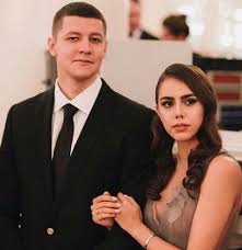 По слухам селян, мамуны помогают заблудившимся найти путь до дома ночью и собираются накануне саовины. Margarita Mamun Vyhodit Zamuzh Starhit Ru
