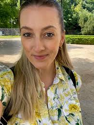 Could I please see your living rooms that include a toy area?💕