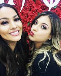 Lupillo se deja ver de la mano con una amiga de Mayeli y se arma el  escándalo