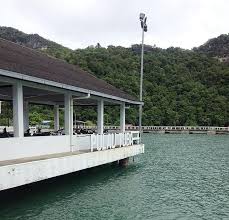 Nama itu diilhamkan oleh seorang pelayar yang bernama ragam menamakan ka satu kerana pulau ini terasing yang ditemui ketika beliau. Malaysia Langkawi å¹³é™çš„ä¸–å¤–æ¡ƒæºpulau Tubaä¸€æ—¥æ¸¸