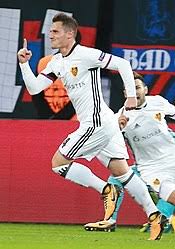 Dass einer für die schweiz und einer für albanien spielt, ist sinnbildlich für die verflechtung beider teams. Taulant Xhaka Wikipedia