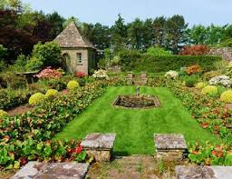 Wyndcliffe Court And Its Beautiful Gardens Http Www Greatbritishgardens Co Uk Images Wyndcliffe Court Th British Garden Beautiful Gardens Gorgeous Gardens