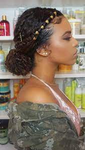 Coiffures Merveilleuses Avec Des Boucles Qui Vous Rendront Fiere Allure Coiffure Cheveux Naturels Coiffure Naturelle Coiffure