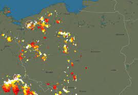 Burze bywają bardzo gwałtowne, przekonaliśmy się o tym podczas nawałnic w sierpniu 2017 roku. Gdzie Jest Burza Sa Ostrzezenia Imgw Mapa Burzowa Live 1 06 018 Pomorska Pl