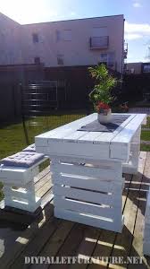 Bricolage Avec Palettes Pour Des Bancs De Jardin Et Une Table 2 Mobilier D Exterieur Palette Meuble Jardin Palette Et Salon De Jardin Palettes