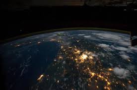 Come appare, di notte, la nostra terra vista dalla stazione spaziale internazionale? Effetto Della Veduta D Insieme Wikipedia