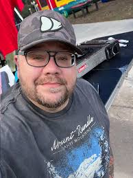 Mornin, Deli Shoe crew I really appreciate all the fans that made it out to  see me yesterday at the cook off! I had a couple come all the way from IOWA