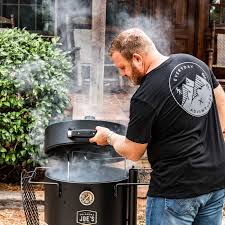 Fuel capacity, and multiple meat hangers and hooks let you customize your setup for the best results. Oklahoma Joe S Bronco Drum Smoker Firebrand Bbq