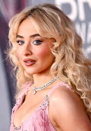 Sabrina Carpenter leaving quite the impression at the KCAs